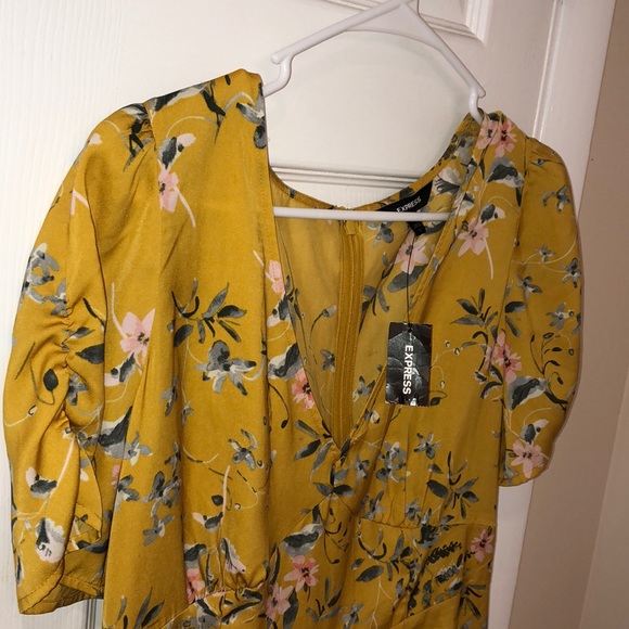 NWT! Express Dress! Size 12! 👗 - Picture 3 of 9